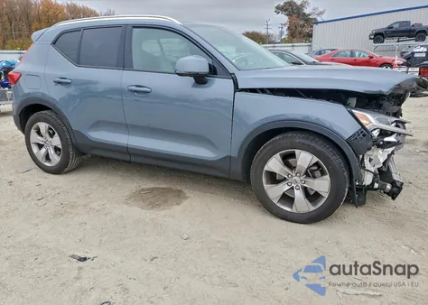2022 Volvo Xc40 T5 Momentum z USA, uszkodzony, nr VIN YV4162UK5N2725984